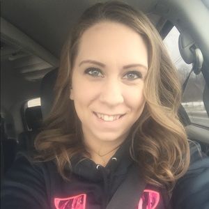 Meet your Posher, Lara